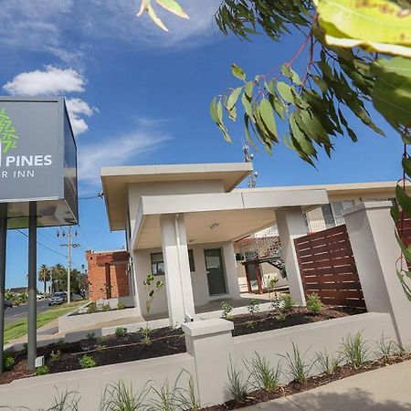 Seven Pines Motor Inn Милдура Екстериор снимка