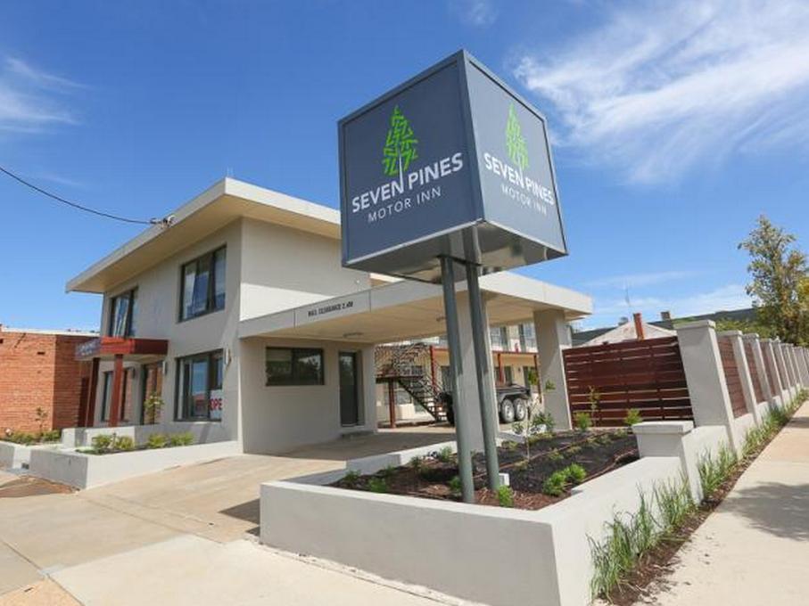Seven Pines Motor Inn Милдура Екстериор снимка